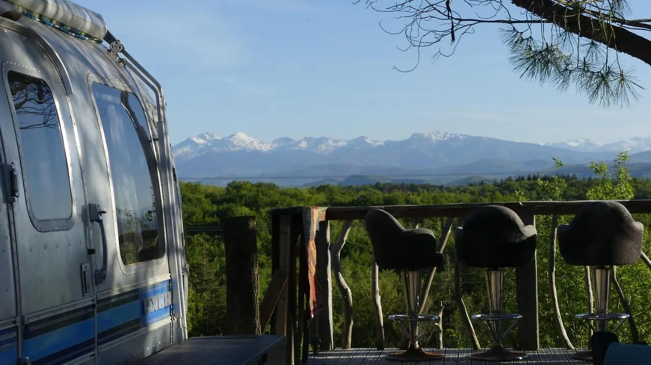 Couette-café Bed and Breakfast Belrepayre Airstream Glamping à Manses