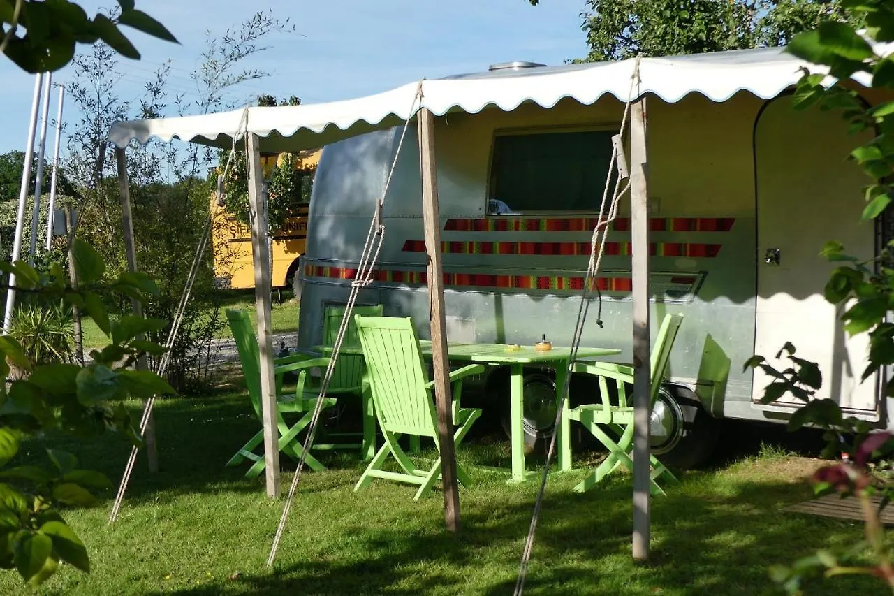 Couette-café Bed and Breakfast Belrepayre Airstream Glamping à Manses