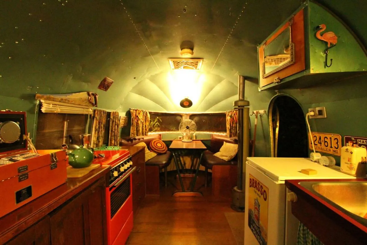 Couette-café Bed and Breakfast Belrepayre Airstream Glamping à Manses