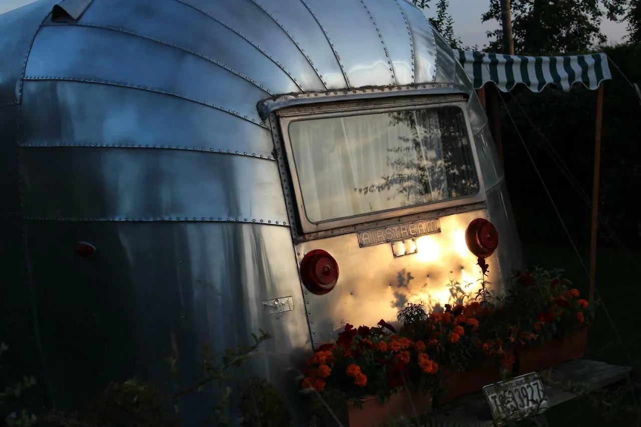 Bed and Breakfast Belrepayre Airstream Glamping à Manses France