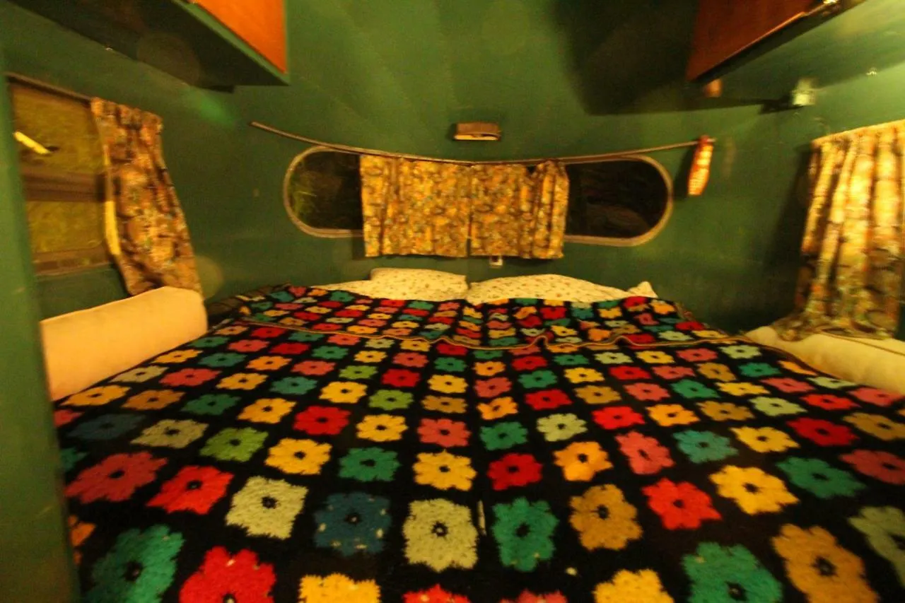 Bed and Breakfast Belrepayre Airstream Glamping à Manses 0*,  France