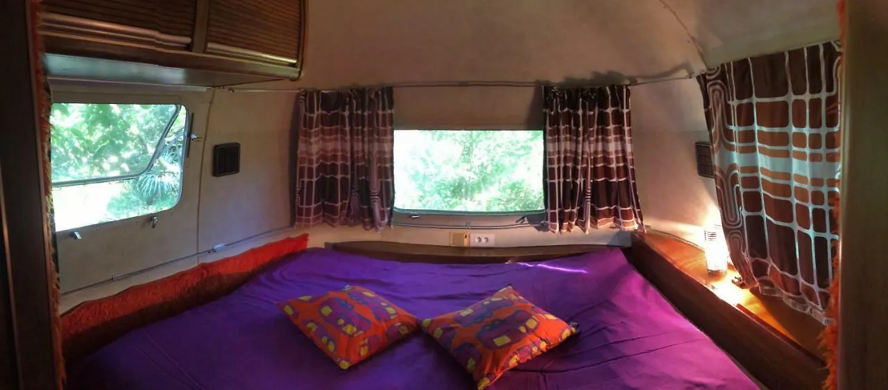 Bed and Breakfast Belrepayre Airstream Glamping à Manses
